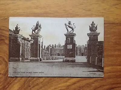 Vintage Postcard Hampton Court Palace Gates 1909  . Free UK Postage • £3.49