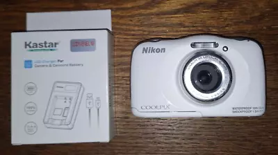 Nikon COOLPIX S33 Waterproof Digital Camera W/charger & 2GB Card WORKS GREAT ! • $50