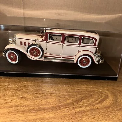 Antique Car 1930 Packard ???? 1/18 Scale  Die Cast  Car In Display Case. • $32