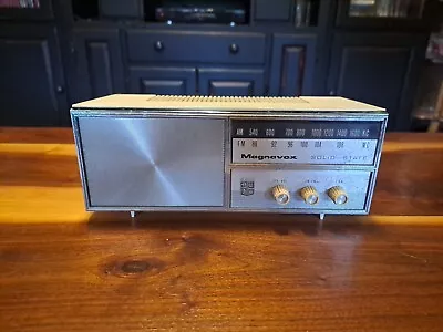 Vintage Magnavox Solid State Radio • $10