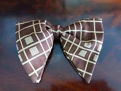 True Vtg 70's Large Butterfly Brown GEOMETRIC Polyester Groovy Clip On Bow Tie  • $18.95