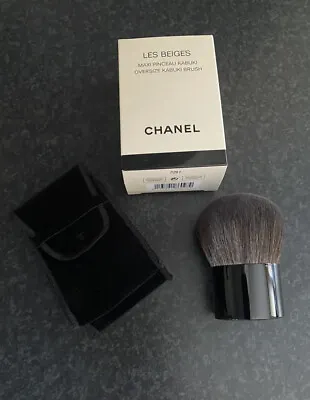 £100 • Buy Chanel Les Beiges Oversize Kabuki Brush  186.097 ~ Brand New