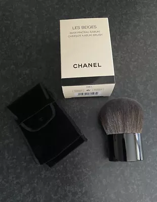 £100 • Buy Chanel Les Beiges Oversize Kabuki Brush  186.097 ~ Brand New