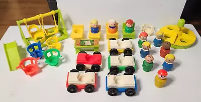 LOT Fisher Price #923 LITTLE PEOPLE FAMILY PLAY SCHOOL Accessories & 10 People • $24.19