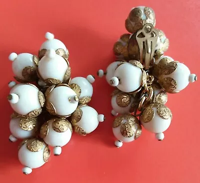 Vintage Retro 1950-60s White Glass Bead Cluster Kitsch Clip On Earrings Costume • £6