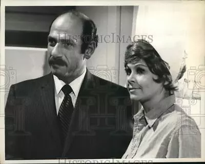 1970 Press Photo Herschel Bernardi & Sue Ane Langdon In  Arnie . - Hcp19698 • $15.99