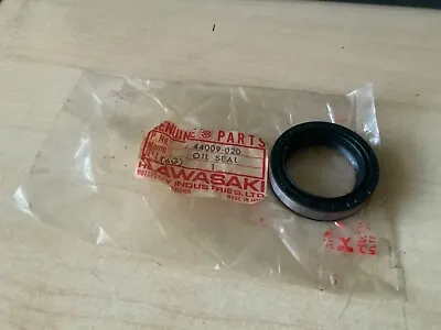 44009 020 Genuine Kawasaki Nos Fork Oil Seal S1 S2 S3 Hi Kh Kh400 Kh250 H1a • £14.99