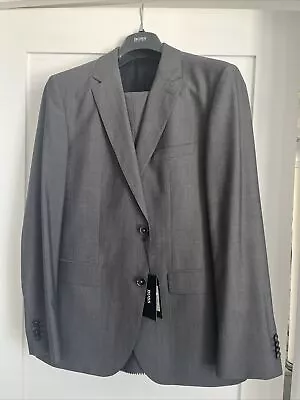 Hugo Boss Men’s Suit Dark Gray 38R • $100