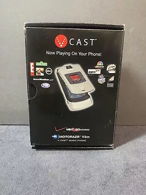 Motorola RAZR (Verizon) 2G Flip Phone (V3m) Silver Rare Collector's Item V3 • $58.60