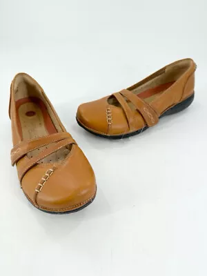 Shoe Size 7 CLARKS Mustard Flats • $22.50