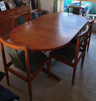 $450 • Buy Extendable Wooden Dining Room Table