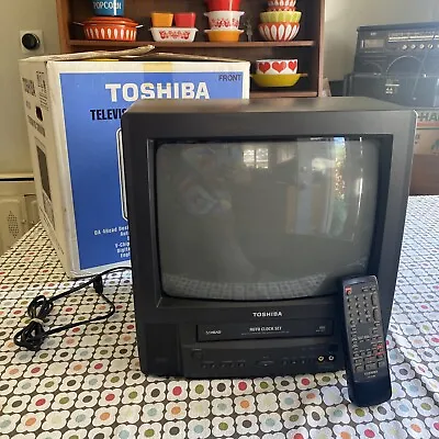 $200 • Buy TOSHIBA MV13K1WR Black Retro 13  CRT TV 4 Head VCR Combo Gaming TESTED W/ Remote
