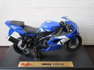 2002 Maoto Moto1/18 Yamaha Yzf-m1 Maisto With Exhibition Base • £10.27