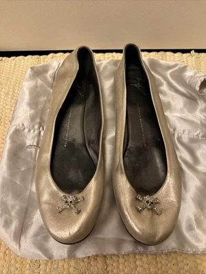 $50 • Buy Giuseppe Zanotti Skull Flats