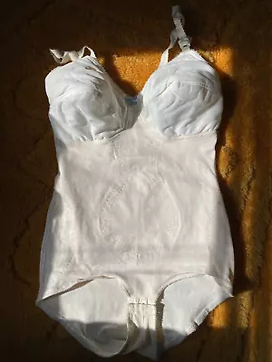 Vtg 38C Snap Open Bottom Girdle -Union Made - Ivory White - Stretch Straps • $24.50