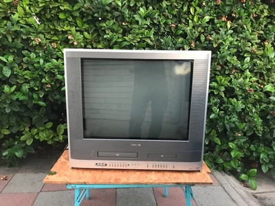 $199 • Buy Toshiba 24  Crt Tv Vcr/dvd Player Combo