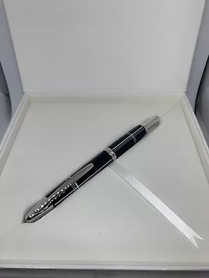 MINT Pilot Vanishing Point Capless 2018 Limited Edition Crossed Lines Nib M 18K • $324