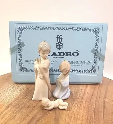 Lladro Mini Ornament Set Figure Sagrada Familia 5.657 Porcelain Holy Family  • $67.50
