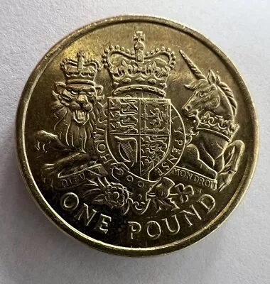 2015 Royal Coat Of Arms £1 Coin (Round) - Circulated • £3.50