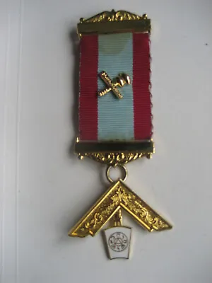 PAST MASTERS JEWEL - JAMES HERBERT CAIN LODGE OF MMM No. 1517 WM 1999-2000 • £12