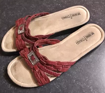 Minnetonka Sz 8 Womens Burgundy Strapped Sandals W/ Buckle Detail • $25.95