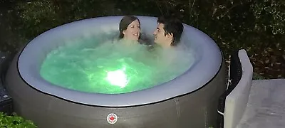 Blow Out Sale 2024 Grand Rapids Hot Tub LED Lighting & Aroma Therapy • £399