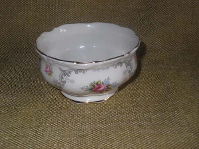 £5 • Buy Royal Albert, Tranquillity Pattern Sugar Bowl
