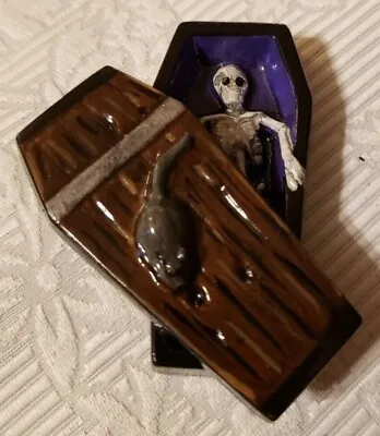 1:12 Halloween Mini Skeleton In Purple Black Coffin / Lid Dollhouse Fairy Garden • $7.99