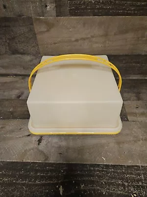 $14.50 • Buy Vintage Tupperware Square Cake Taker Cupcake Pie Carrier W/handle Gold #1241