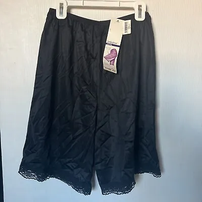 Vanity Fair Underwear M Petti Half Leg Coverage ￼Unlined Pants Black Lace VTG • $29