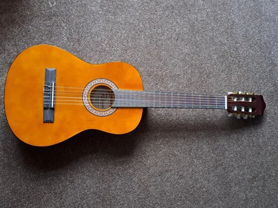 £15 • Buy 6 String Children's Classical  Redwood Acoustic Guitar - Used
