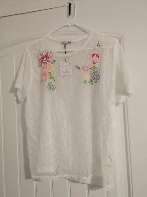 $566 Zara Floral Embroidered Sheer Lace Top • $12.50