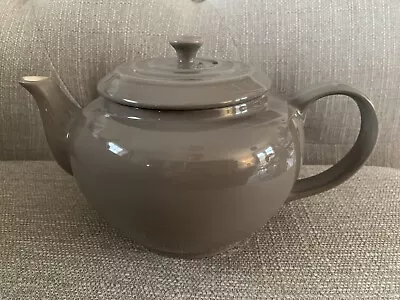 Le Creuset Brown Traditional Style Teapot • £20