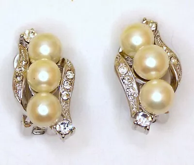 🌺 Vintage Signed VENDOME Silver Tone Pearl Rhinestone Clip On Earrings • $6.99