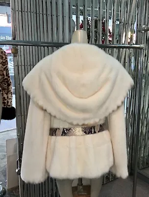 Gorgeous Champagne Off White Natural Mink Fur With Honey Sable Fur Trim • $4995