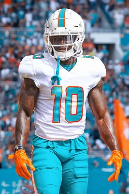 Tyreek Hill Miami Dolphins American Football Player Wall Art - POSTER 20 X30  • $23.99
