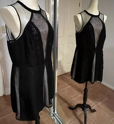 $25 • Buy Black / Beige Lining Short Sleeveless Dress / Zip Netting Size18 (Small Cut) GC