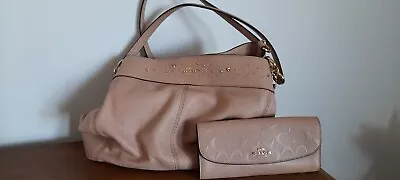 Coach Edie Pebbled Leather Taupe Shoulder Bag With Matching Wallet - Near New • $225