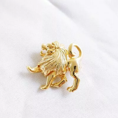 W) Vintage Brooch Pin King Royalty Lion Coat Arms Rhinestones Griffon Gold Tone • $6.99