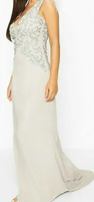 £80 • Buy Boohoo Size 8 White Hand Embellished Sequin & Feather Wedding/prom Maxi  Dress