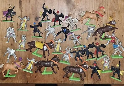 £10 • Buy Britains Deetail Knights And Horse Figures
