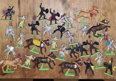 £10 • Buy Britains Deetail Knights And Horse Figures