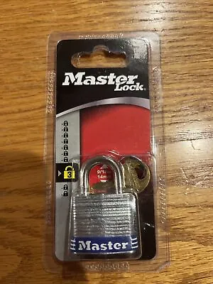 Master Lock 7D Four-Pin Steel Tumbler Padlock 1 1/8  Silver/Blue With 2 Keys NEW • $9.50