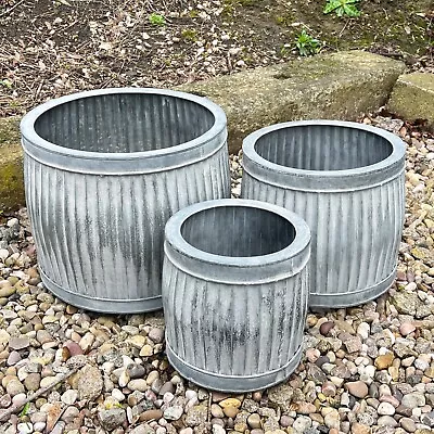 Metal Garden Planters Set Of 3 Outdoor Plant Pots Vintage Barrel Tubs Decoration • £60