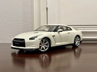 1:18 AUTOart Nissan GTR R35 Pearl White Limited Edition To 2000 • $385