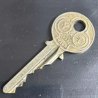 Vintage Key YALE & Towne MFG Co Stamford Conn Paracentric USA #7112 Cut • $9.95