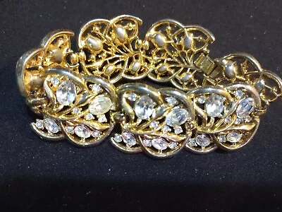 Vintage Signed 1970's 80's TRIFARI 7  Gold Tone Crystal Rhinestones Bracelet  • $70