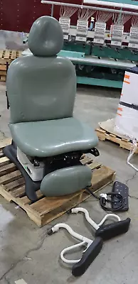 MIDMARK  Procedure Chair   630  EXAM CHAIR • $3850