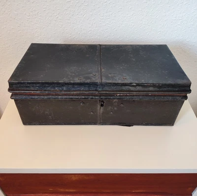 £5 • Buy Vintage Twin-Handled Black Metal Lock Tin/Deed Box Open - NO KEY