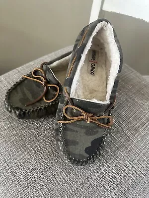 Minnetonka Camouflage Moccasins Size 8 EUC • $16.99